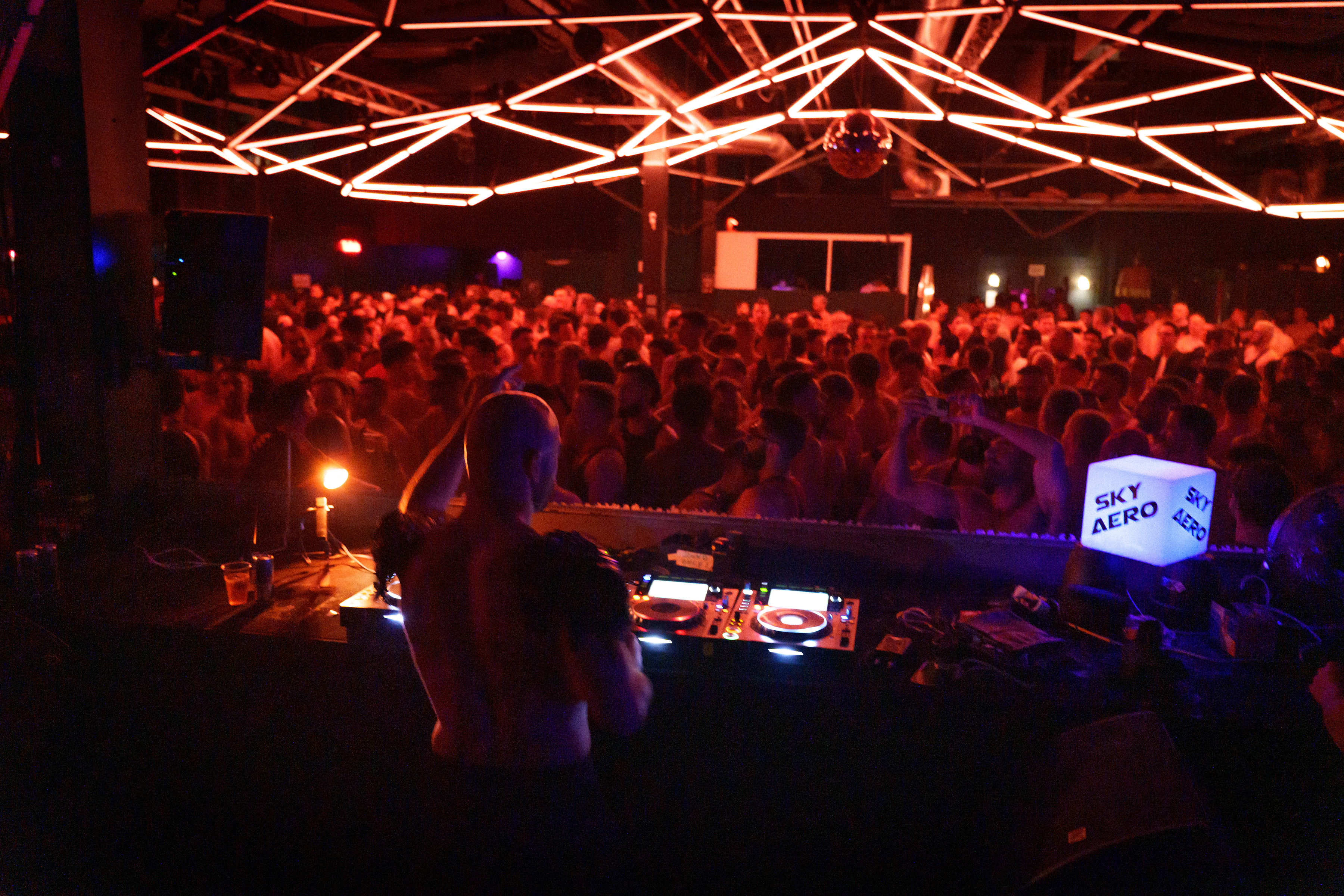 HEAT Party photo 5